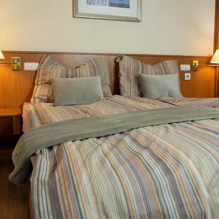 Palace Wellness Apartman דירה *