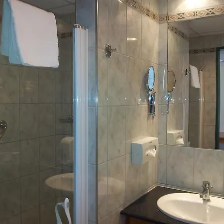 Palace Wellness Apartman דירה *